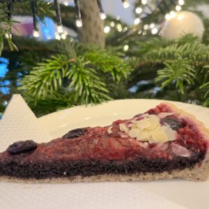 Erdeigyümölcsös-mákos tarte – 1 szelet